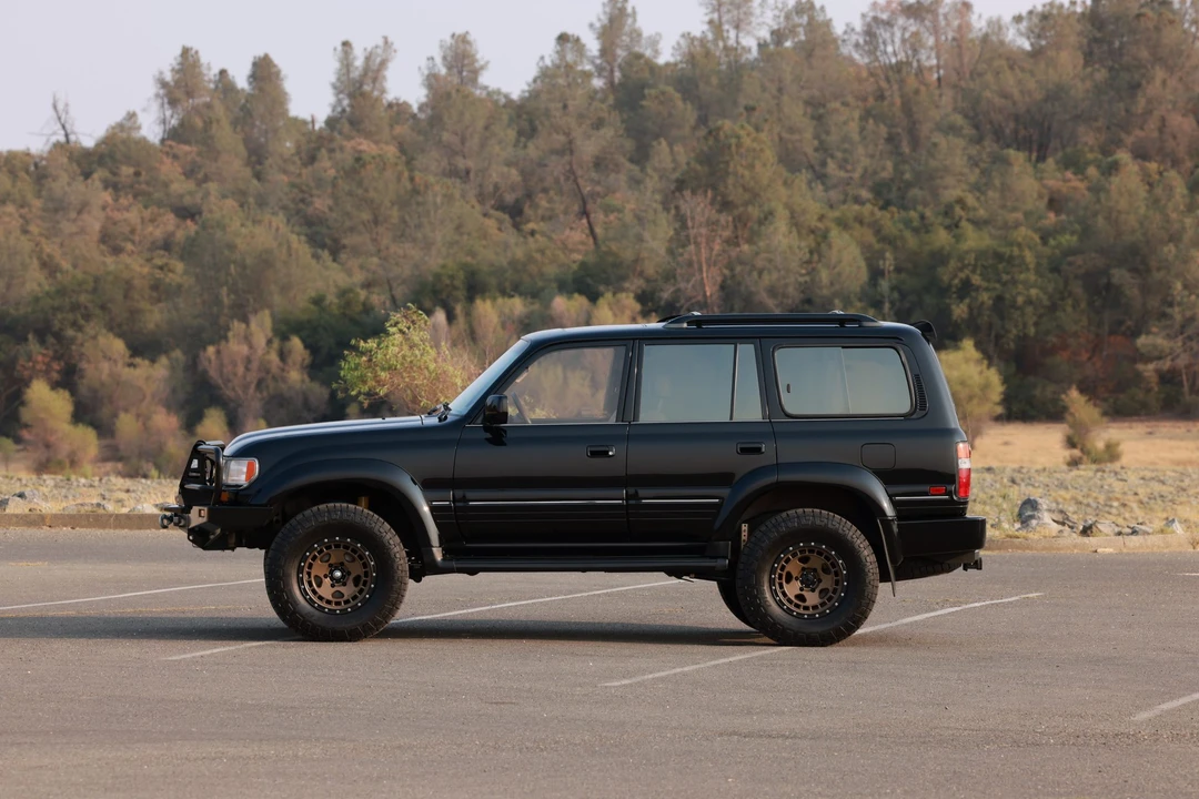 1996 Lexus LX 1st Gen - Image 28 of 31