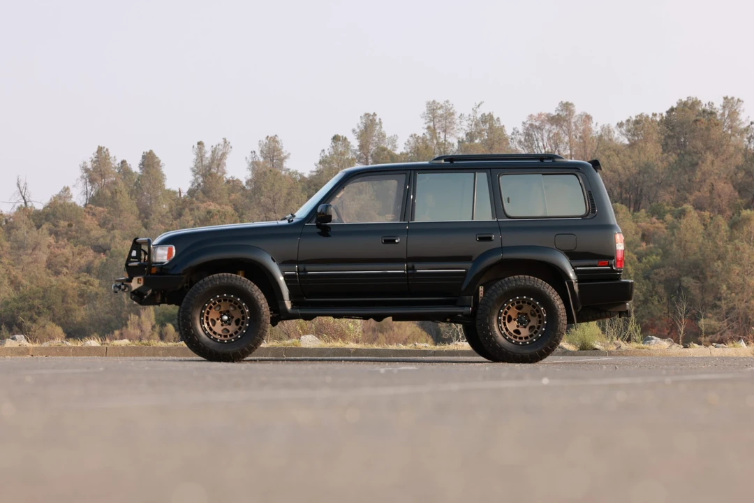 1996 Lexus LX 1st Gen - Image 27 of 31