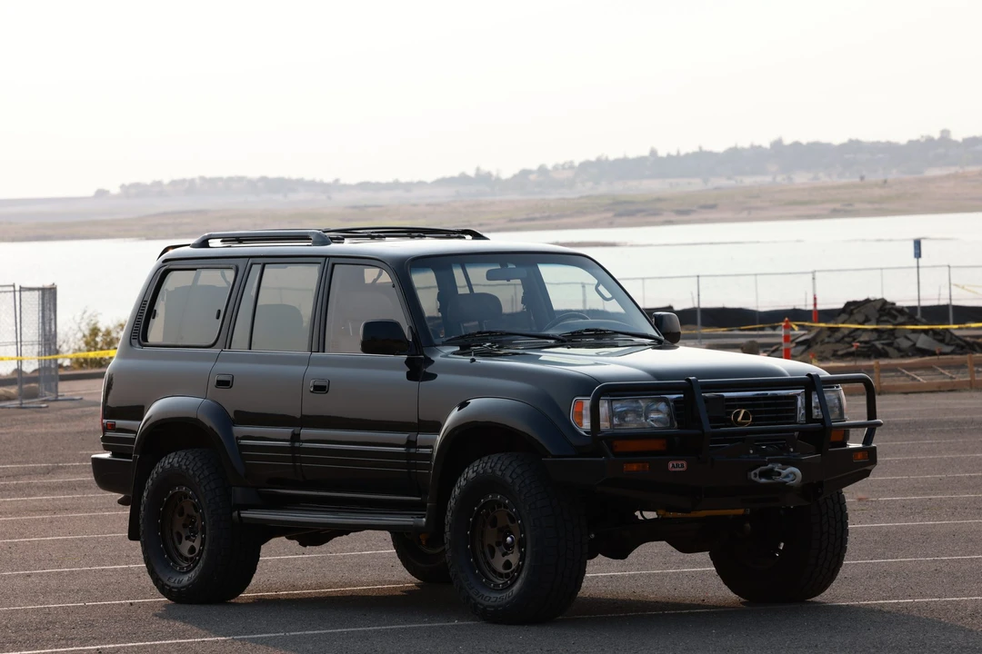 1996 Lexus LX 1st Gen - Image 11 of 31