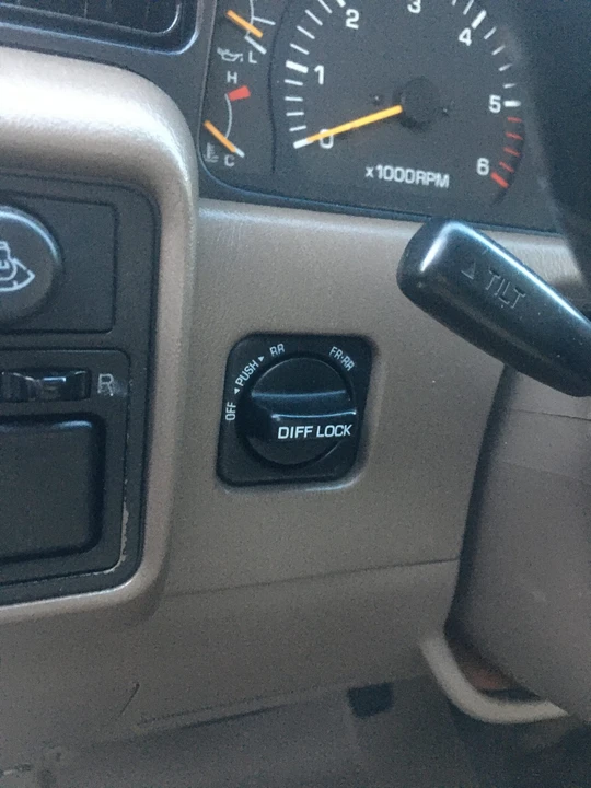 1996 Lexus LX 1st Gen - Image 26 of 31