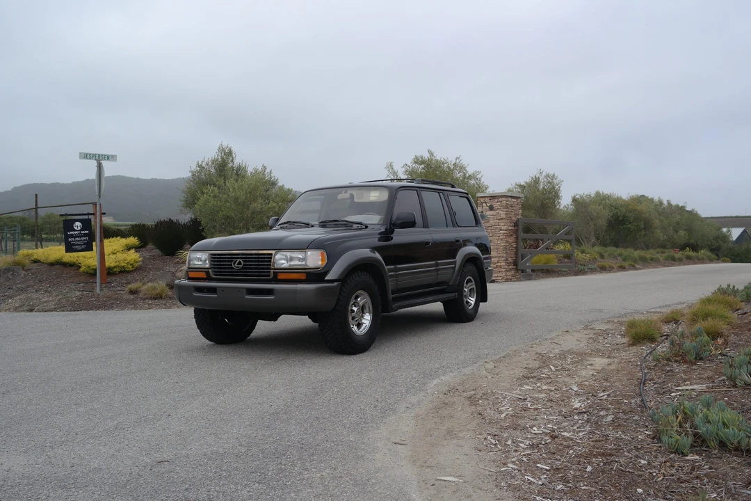 1996 Lexus LX 1st Gen - Image 5 of 31