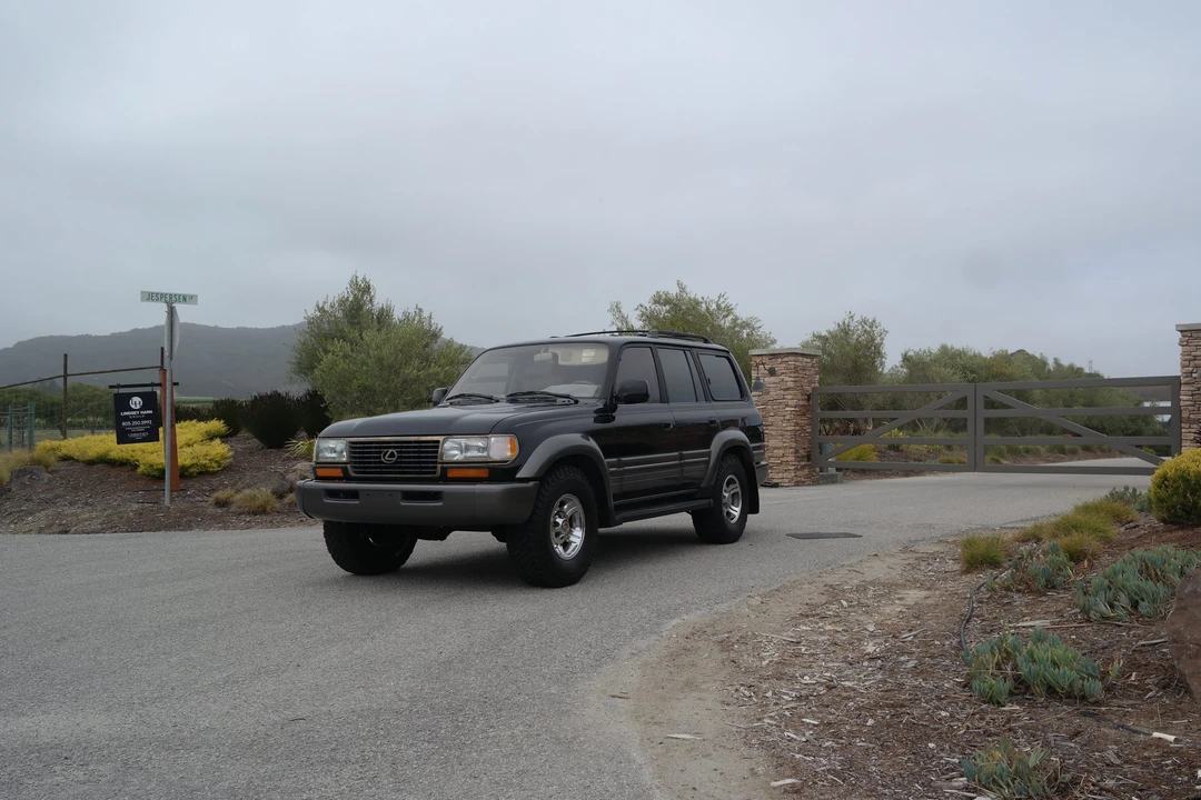 1996 Lexus LX 1st Gen - Image 13 of 31