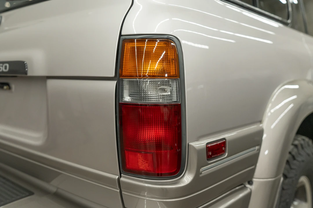 1996 Lexus LX 1st Gen - Image 26 of 31