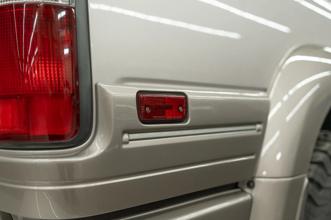 1996 Lexus LX 1st Gen - Image 27 of 31