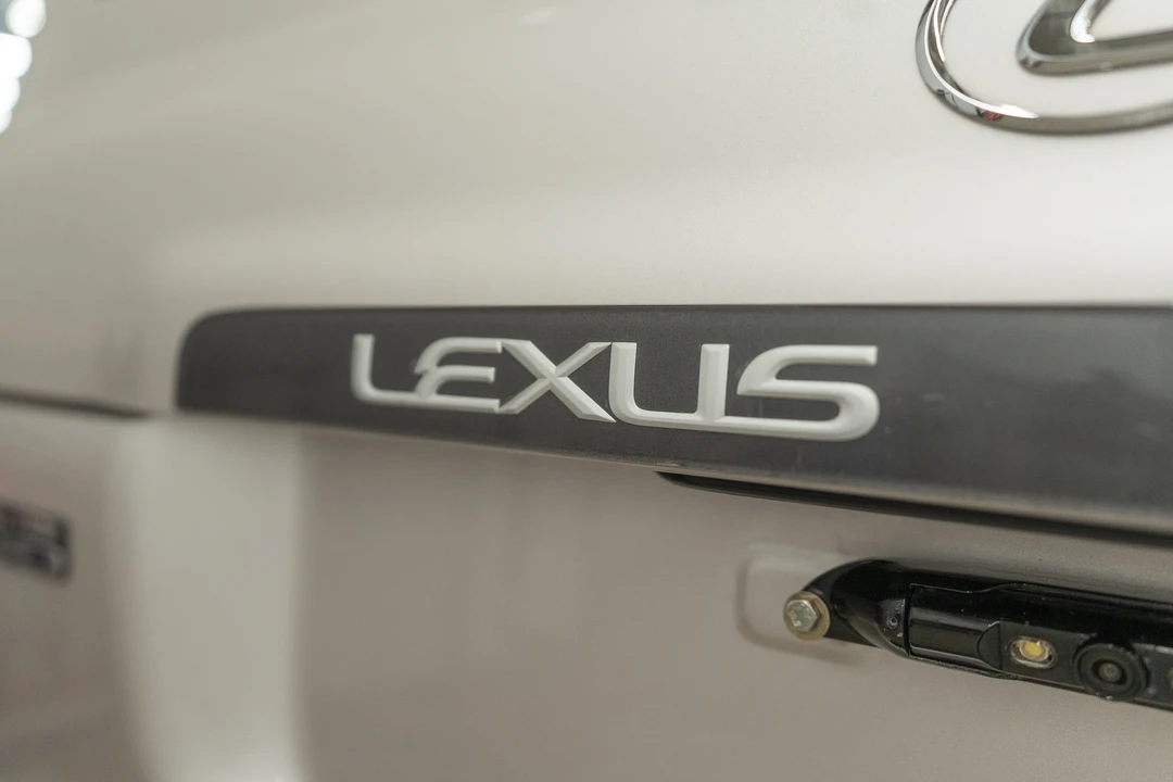 1996 Lexus LX 1st Gen - Image 23 of 31