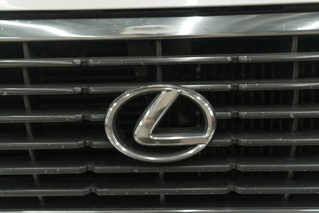 1996 Lexus LX 1st Gen - Image 13 of 31