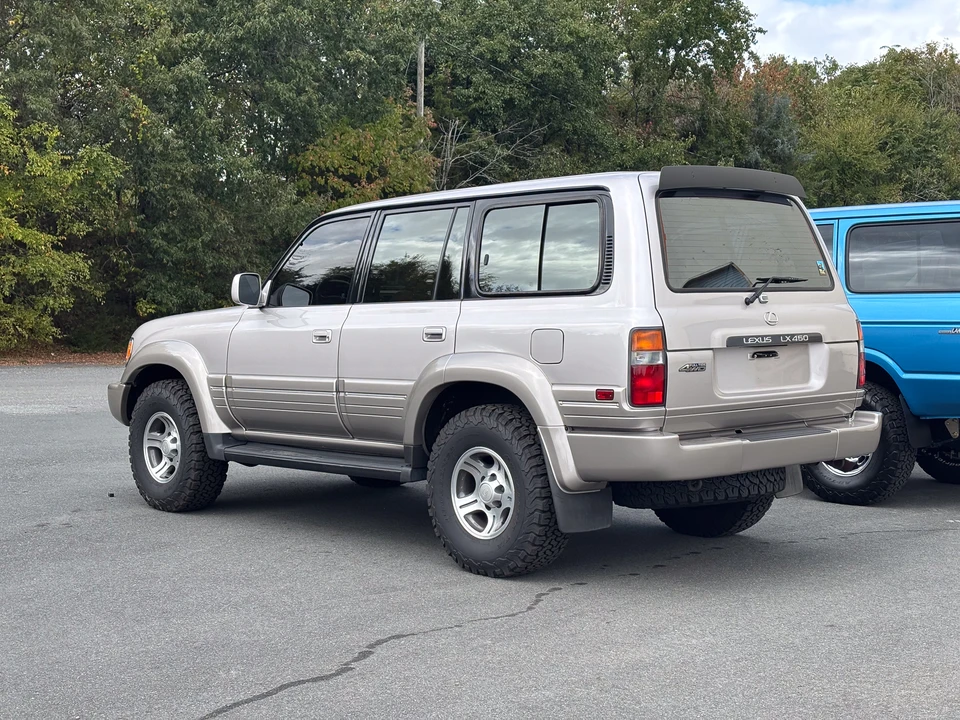 1996 Lexus LX 1st Gen - Image 4 of 31