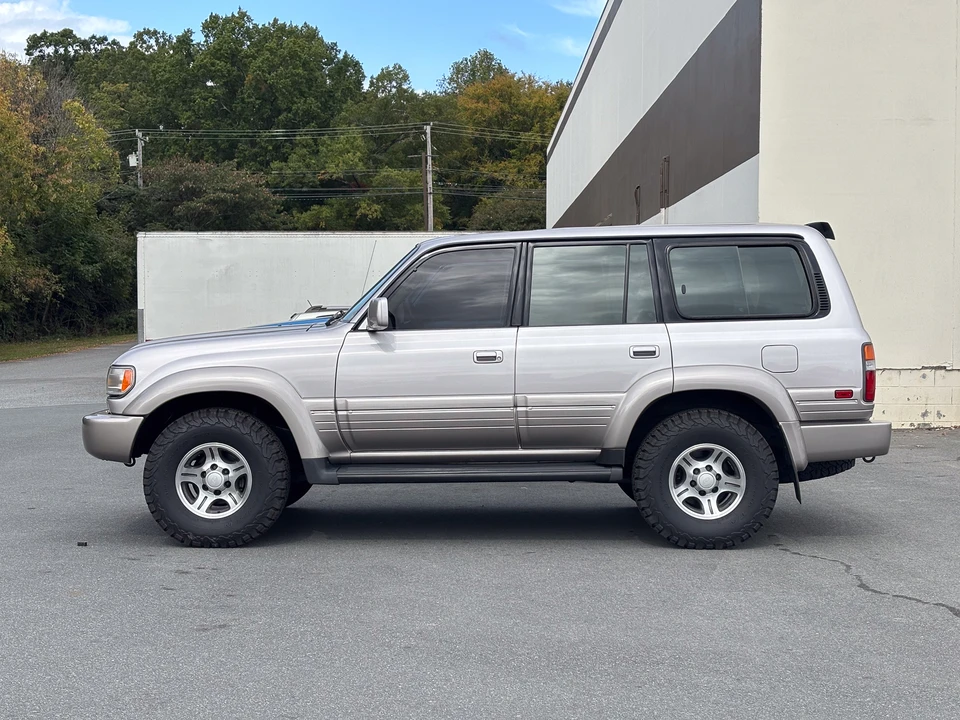 1996 Lexus LX 1st Gen - Image 3 of 31