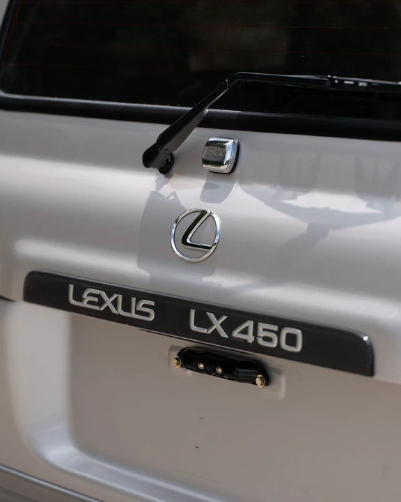1996 Lexus LX 1st Gen - Image 21 of 31