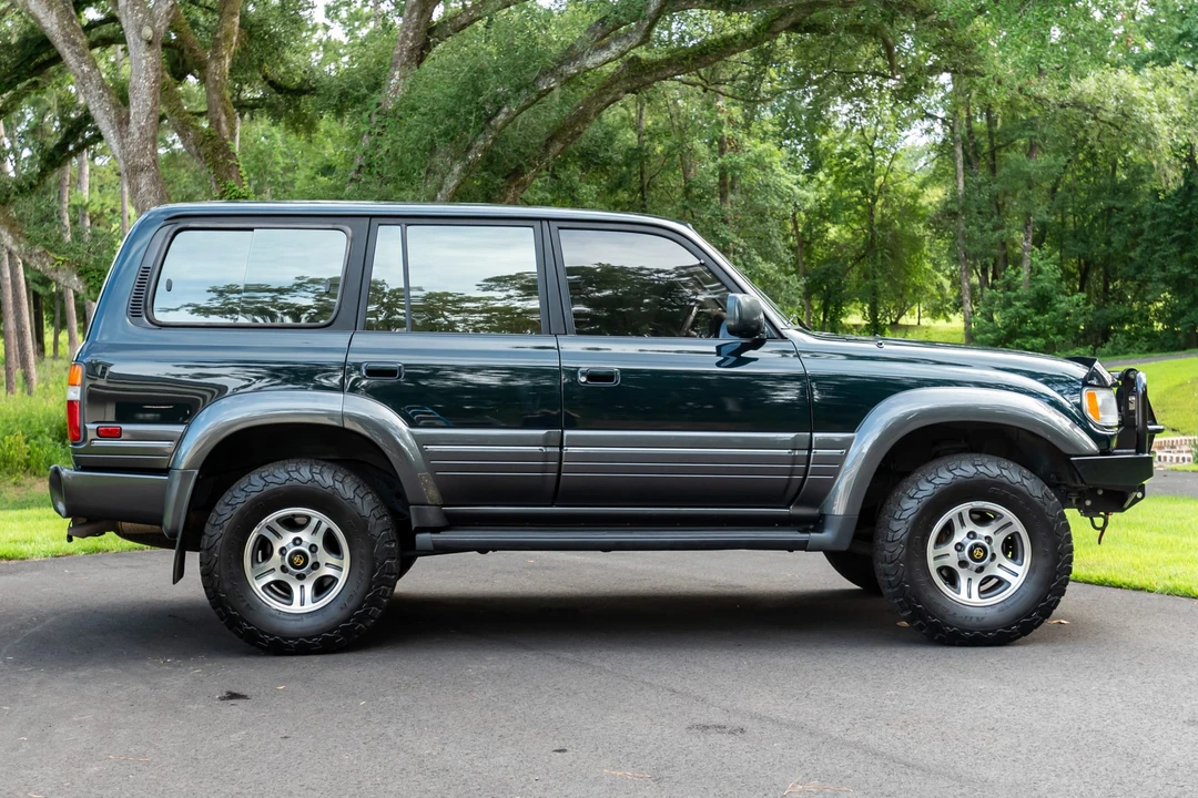 1996 Lexus LX 1st Gen - Image 4 of 31