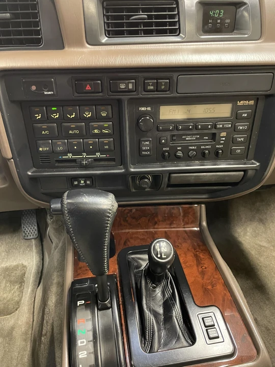 1996 Lexus LX 1st Gen - Image 25 of 31