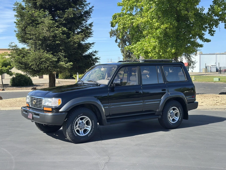 1996 Lexus LX 1st Gen - Image 5 of 31