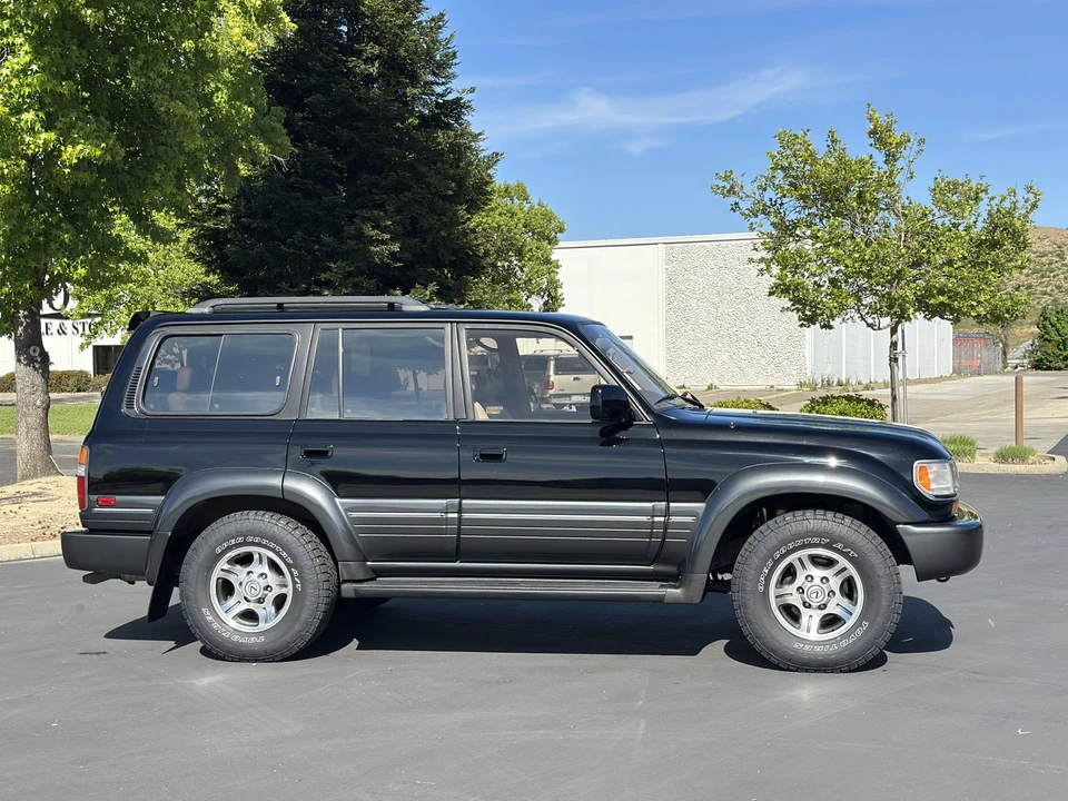 1996 Lexus LX 1st Gen - Image 28 of 31