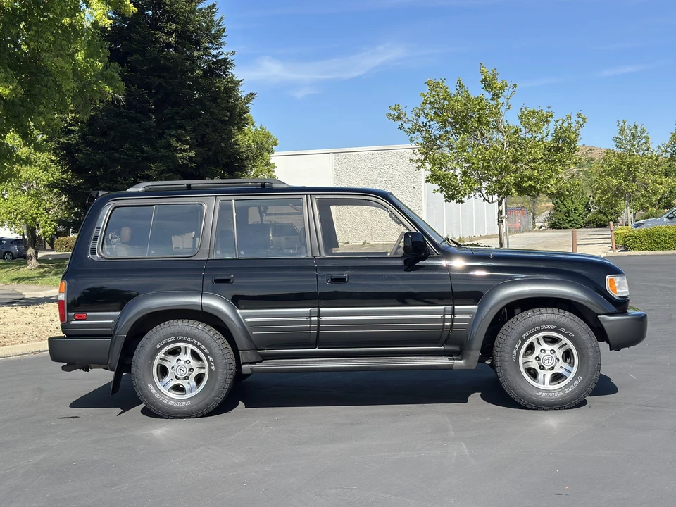 1996 Lexus LX 1st Gen - Image 27 of 31