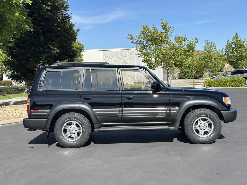 1996 Lexus LX 1st Gen - Image 26 of 31