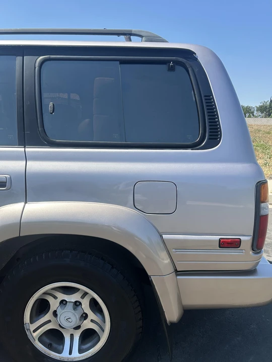 1996 Lexus LX 1st Gen - Image 18 of 31