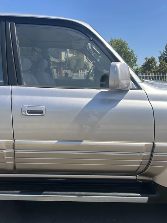 1996 Lexus LX 1st Gen - Image 11 of 31
