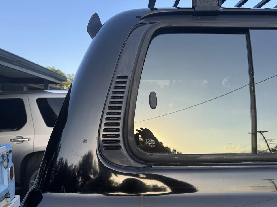 1996 Lexus LX 1st Gen - Image 12 of 31