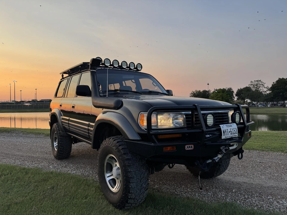 1996 Lexus LX 1st Gen - Image 5 of 31