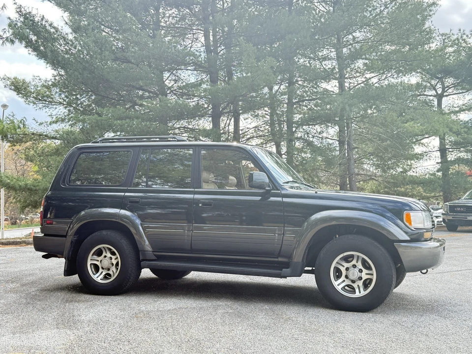 1996 Lexus LX 1st Gen - Image 19 of 31