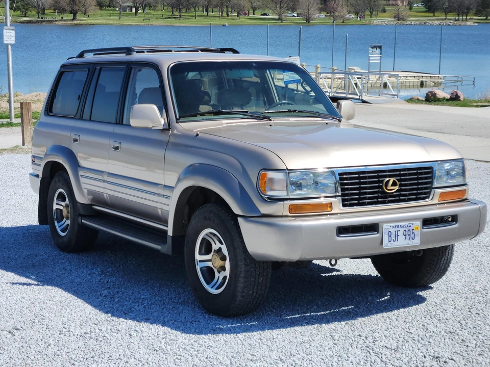 1996 Lexus LX 1st Gen - Image 4 of 31