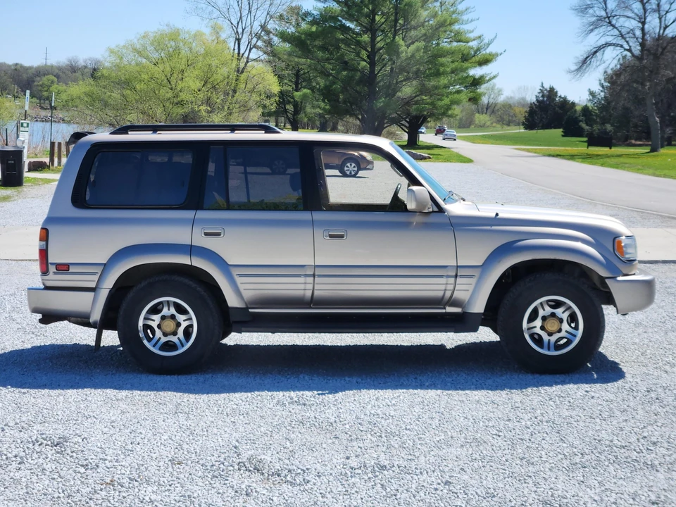 1996 Lexus LX 1st Gen - Image 5 of 31