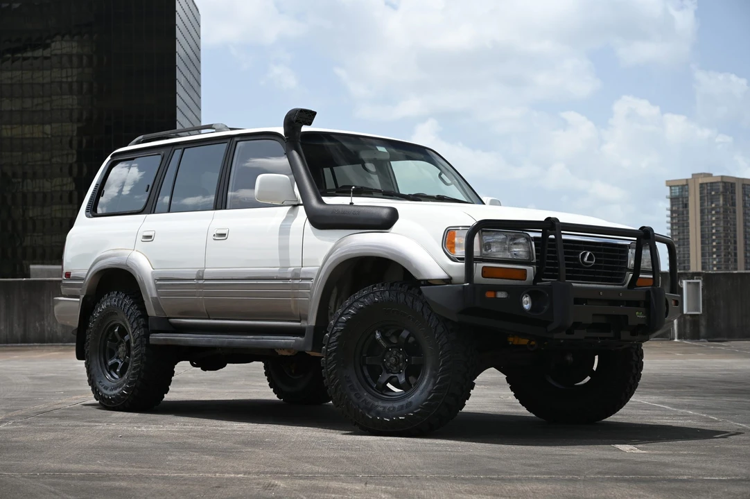 1996 Lexus LX 1st Gen - Image 10 of 31