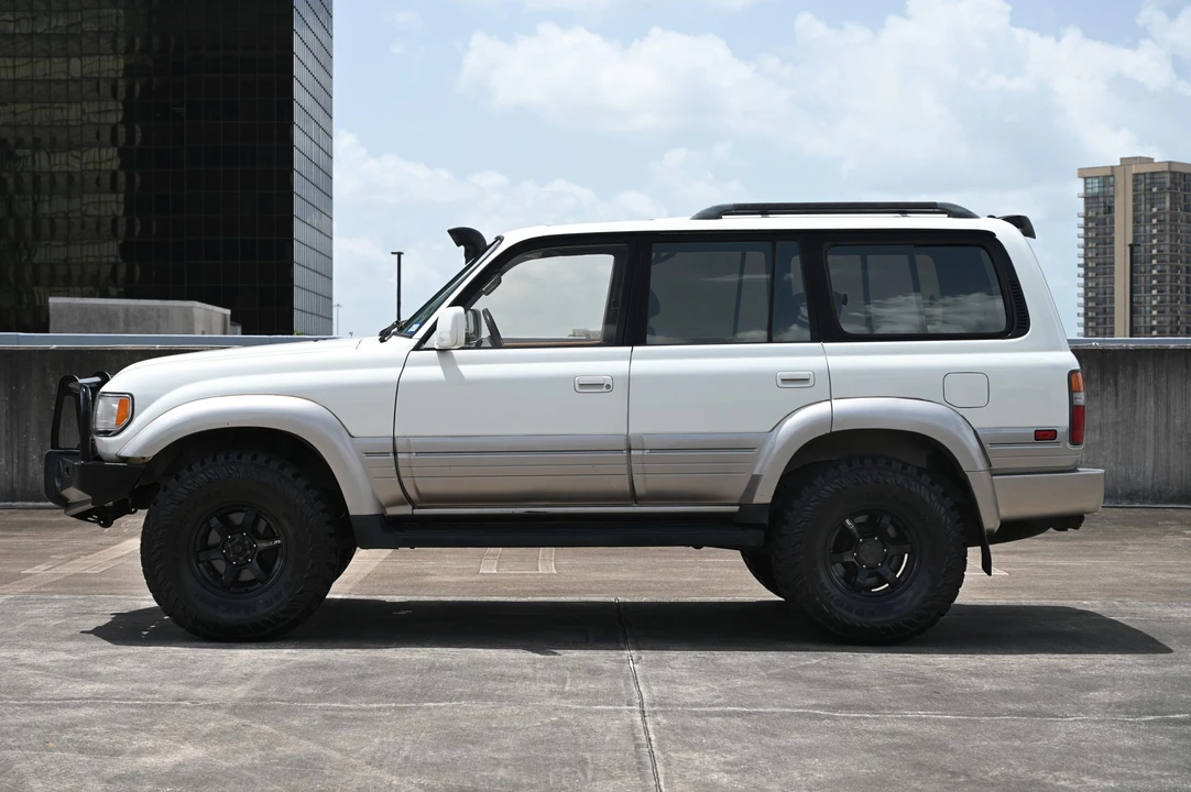 1996 Lexus LX 1st Gen - Image 3 of 31