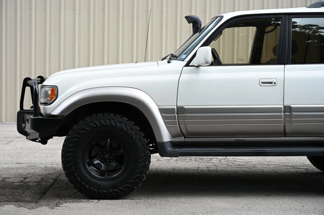 1996 Lexus LX 1st Gen - Image 22 of 31