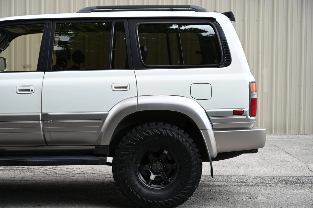 1996 Lexus LX 1st Gen - Image 23 of 31