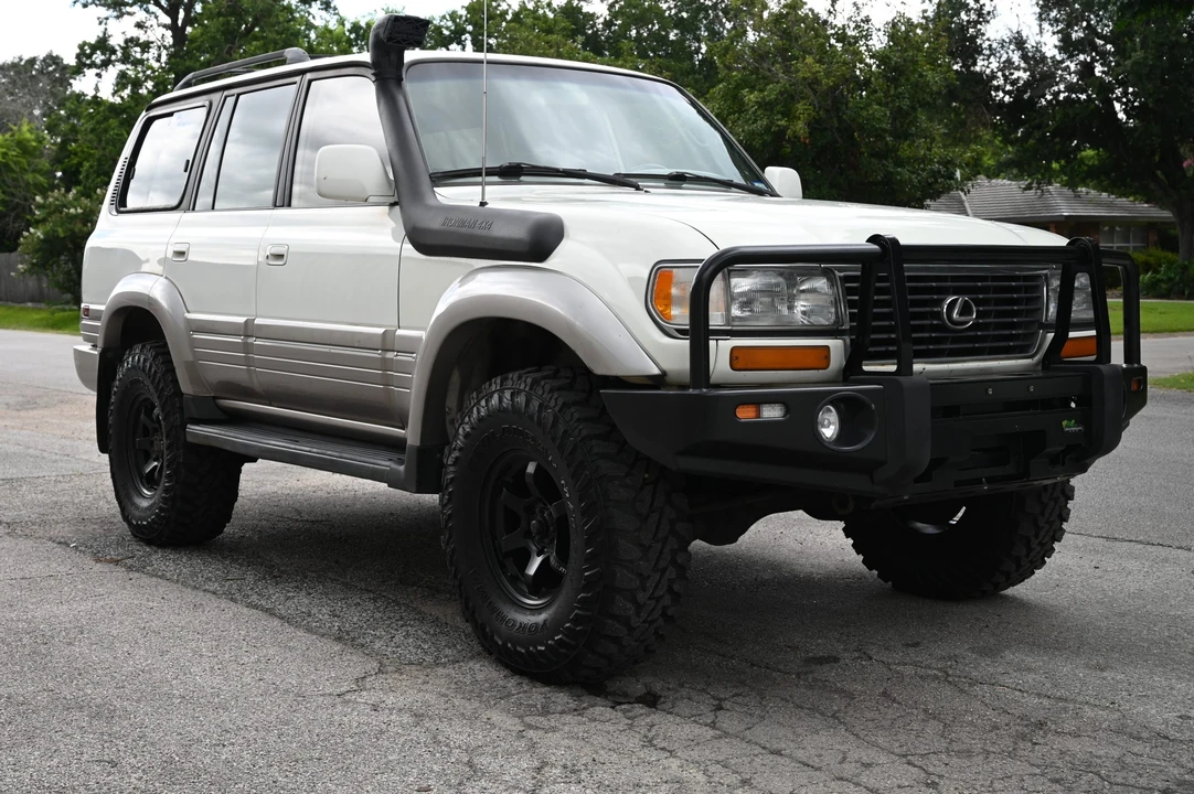 1996 Lexus LX 1st Gen - Image 11 of 31