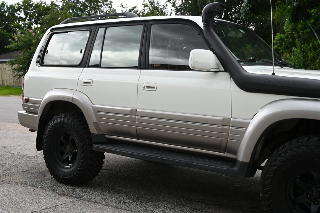 1996 Lexus LX 1st Gen - Image 16 of 31