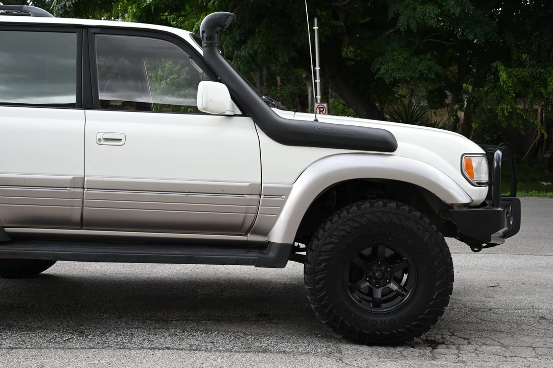 1996 Lexus LX 1st Gen - Image 15 of 31