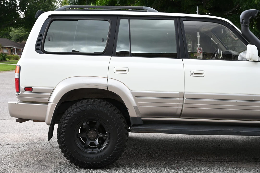 1996 Lexus LX 1st Gen - Image 17 of 31