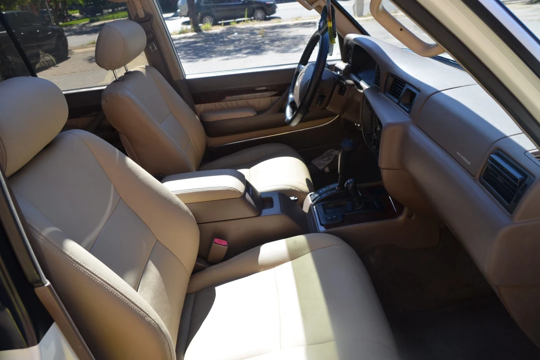 1996 Lexus LX 1st Gen - Image 28 of 31