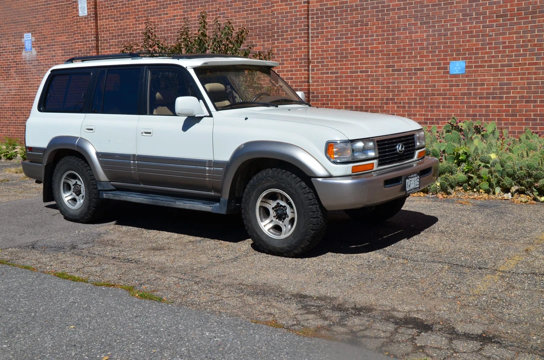 1996 Lexus LX 1st Gen - Image 3 of 31