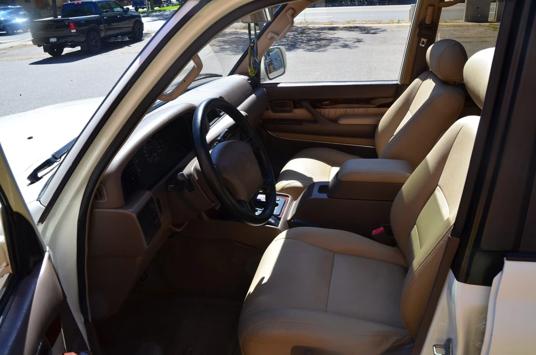 1996 Lexus LX 1st Gen - Image 26 of 31