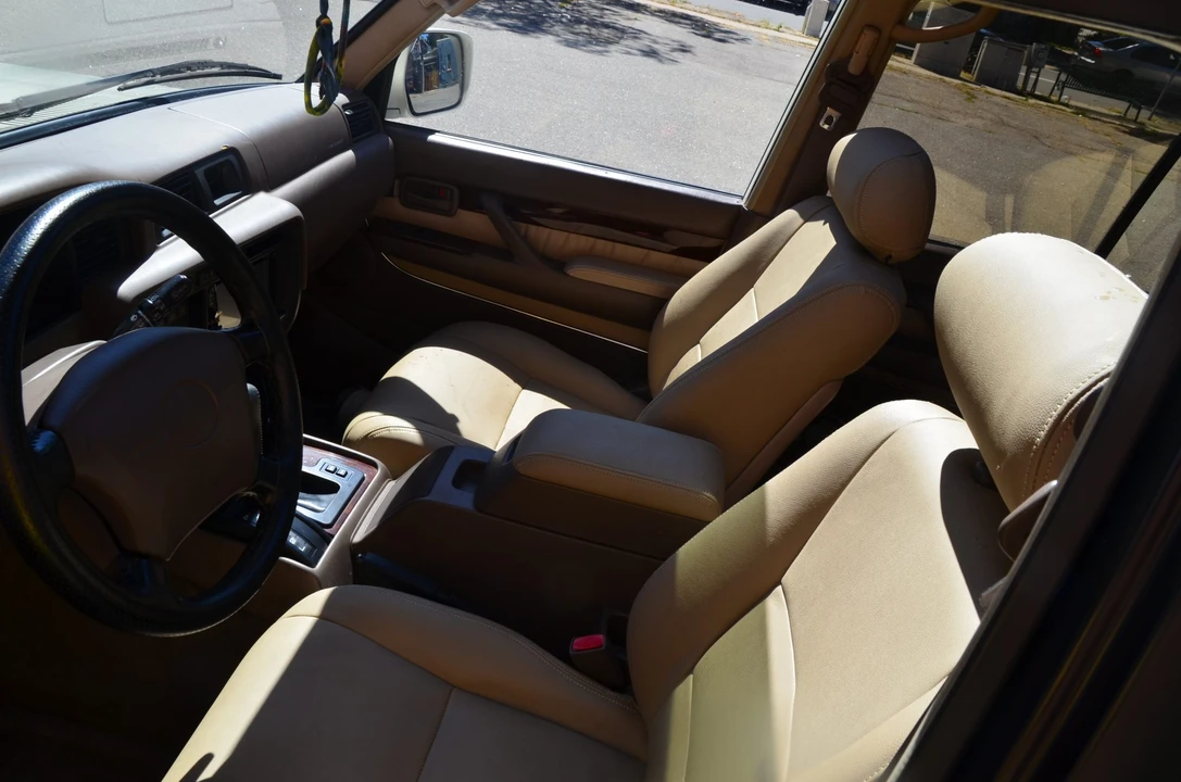 1996 Lexus LX 1st Gen - Image 27 of 31