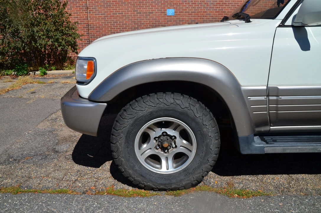 1996 Lexus LX 1st Gen - Image 24 of 31