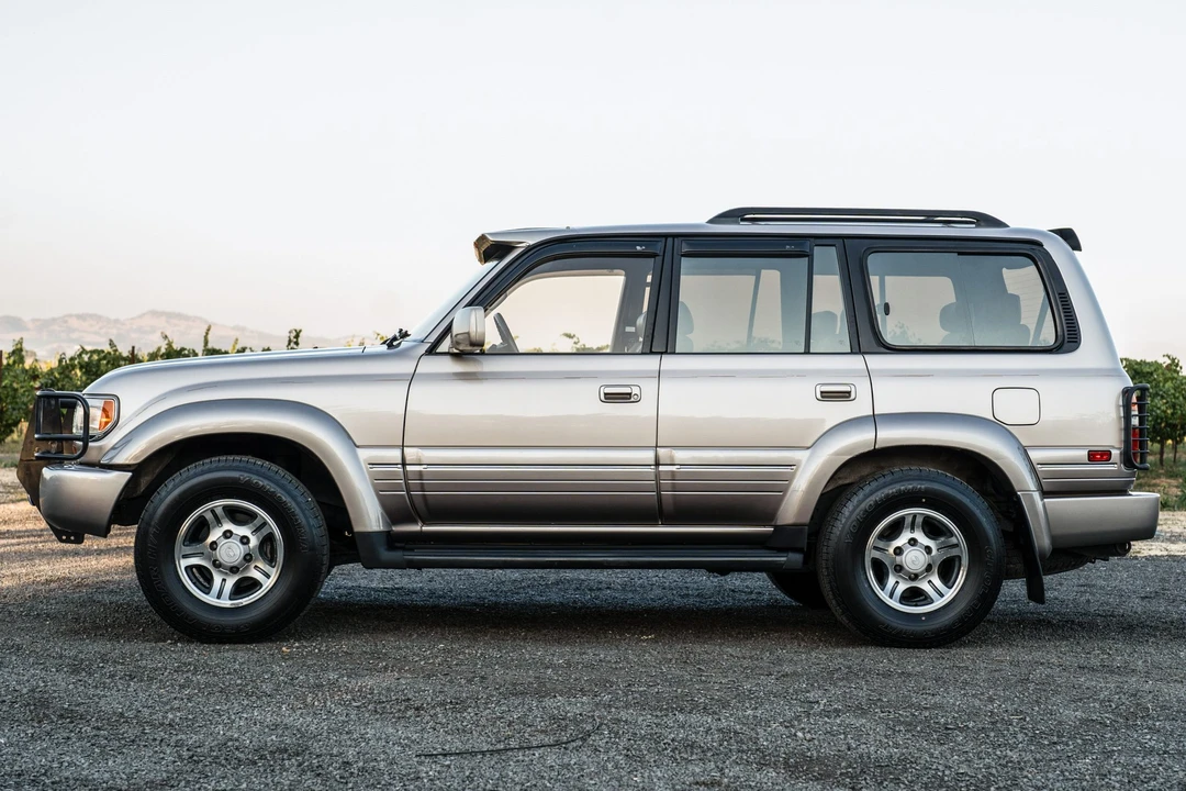 1996 Lexus LX 1st Gen - Image 9 of 31
