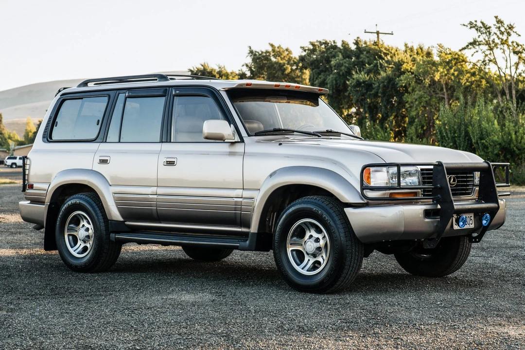1996 Lexus LX 1st Gen - Image 4 of 31