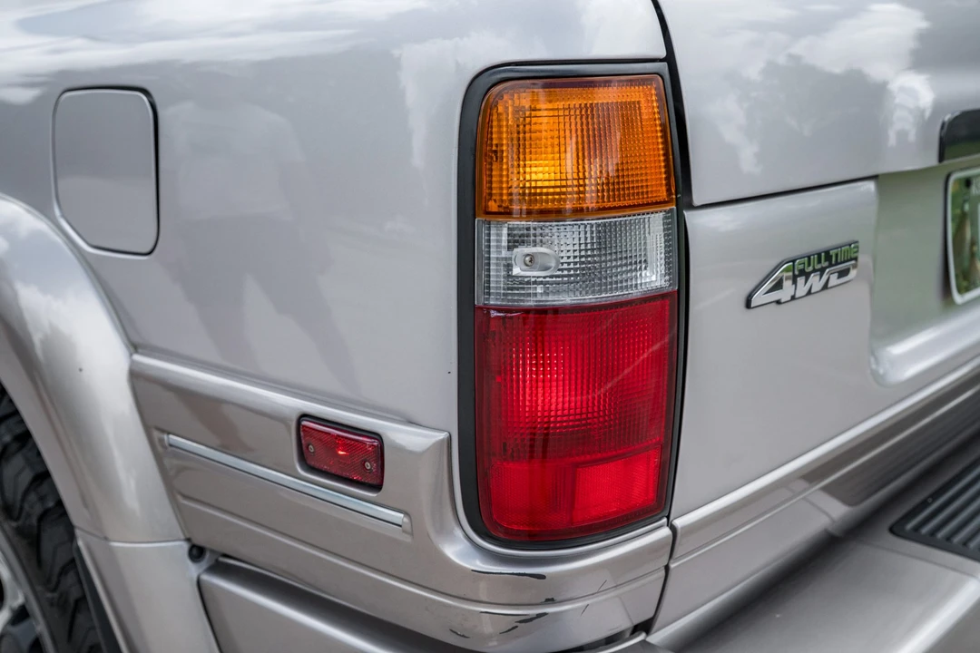 1996 Lexus LX 1st Gen - Image 19 of 31
