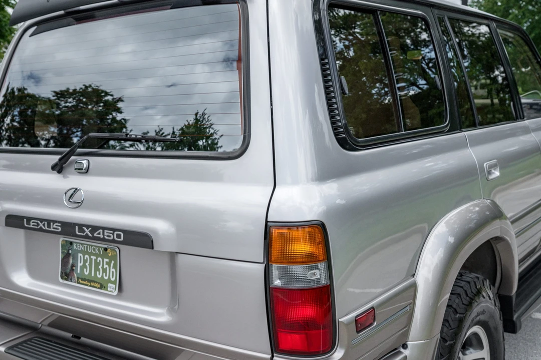 1996 Lexus LX 1st Gen - Image 24 of 31