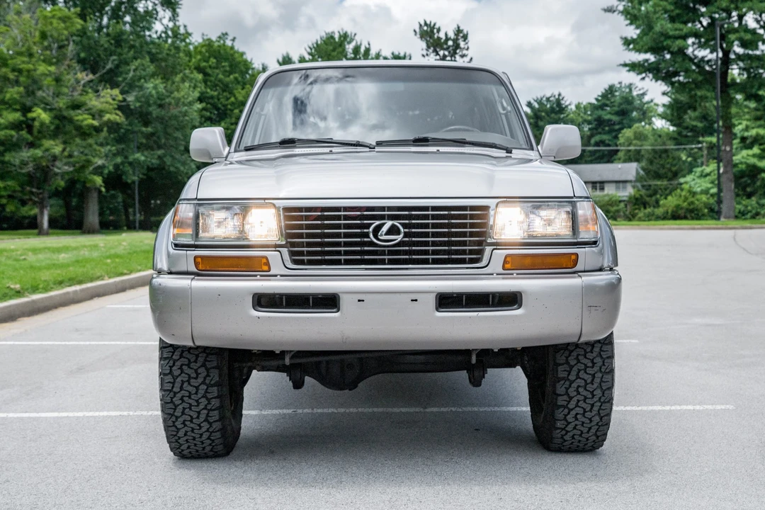 1996 Lexus LX 1st Gen - Image 11 of 31