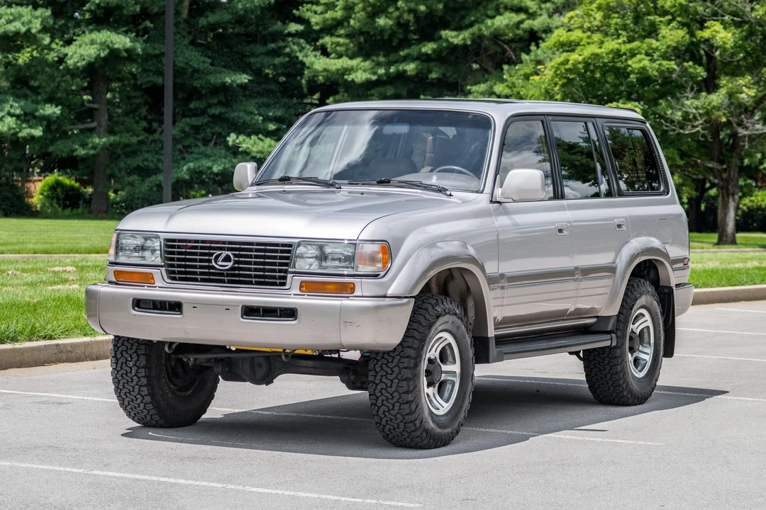 1996 Lexus LX 1st Gen - Image 4 of 31