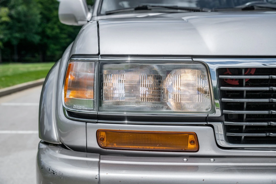 1996 Lexus LX 1st Gen - Image 12 of 31