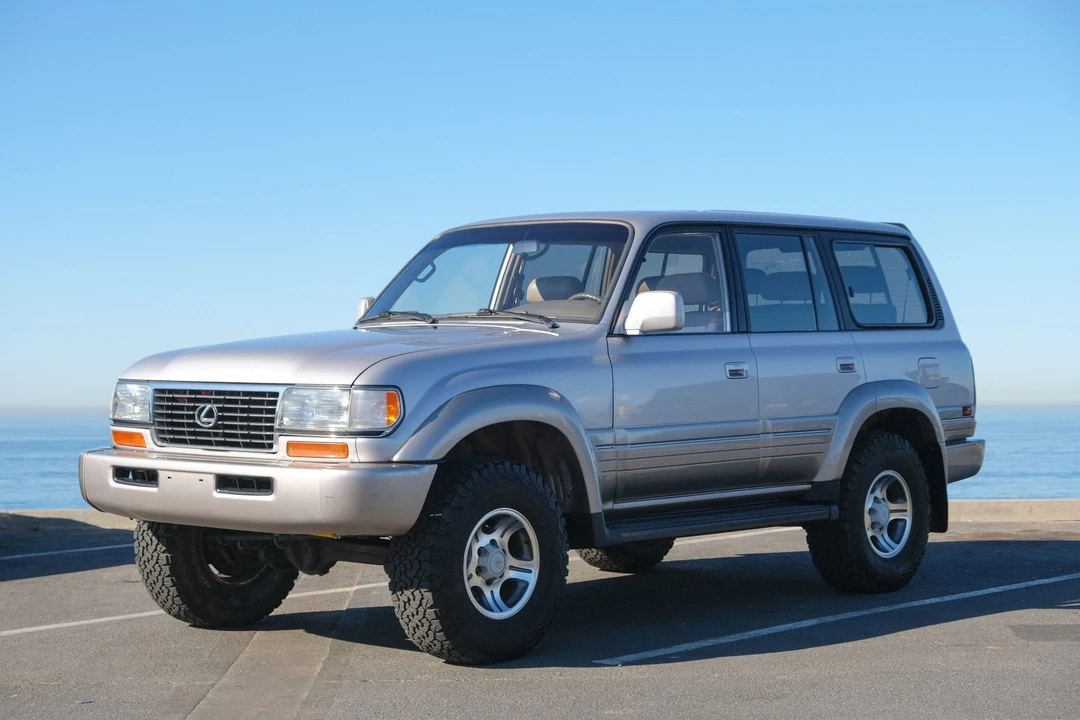 1996 Lexus LX 1st Gen - Image 3 of 31