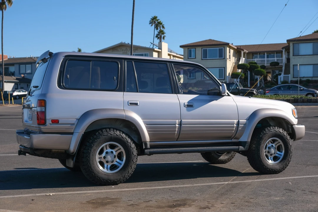 1996 Lexus LX 1st Gen - Image 12 of 31