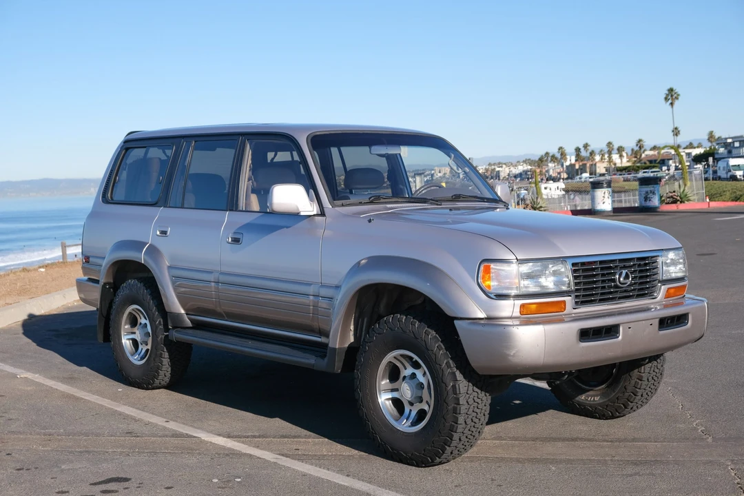 1996 Lexus LX 1st Gen - Image 15 of 31
