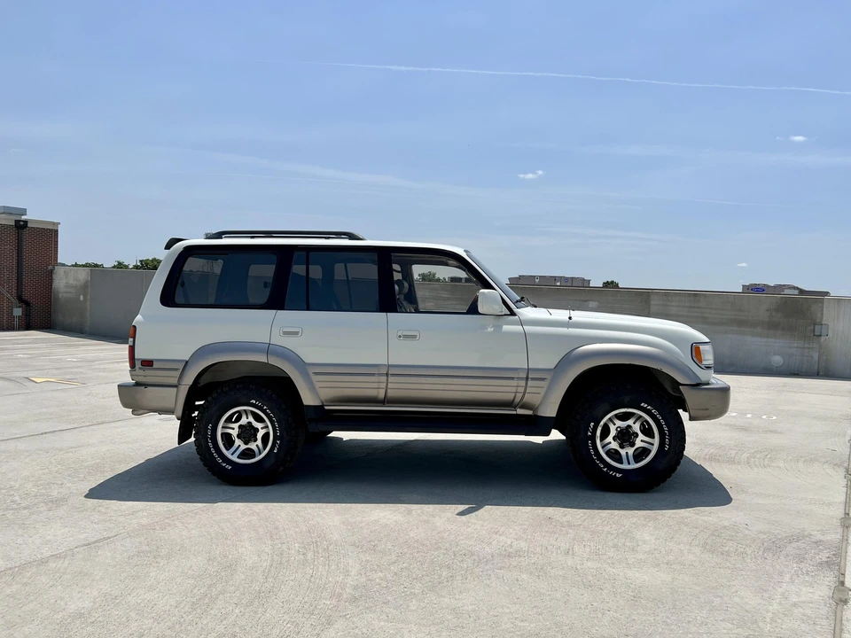 1996 Lexus LX 1st Gen - Image 15 of 31